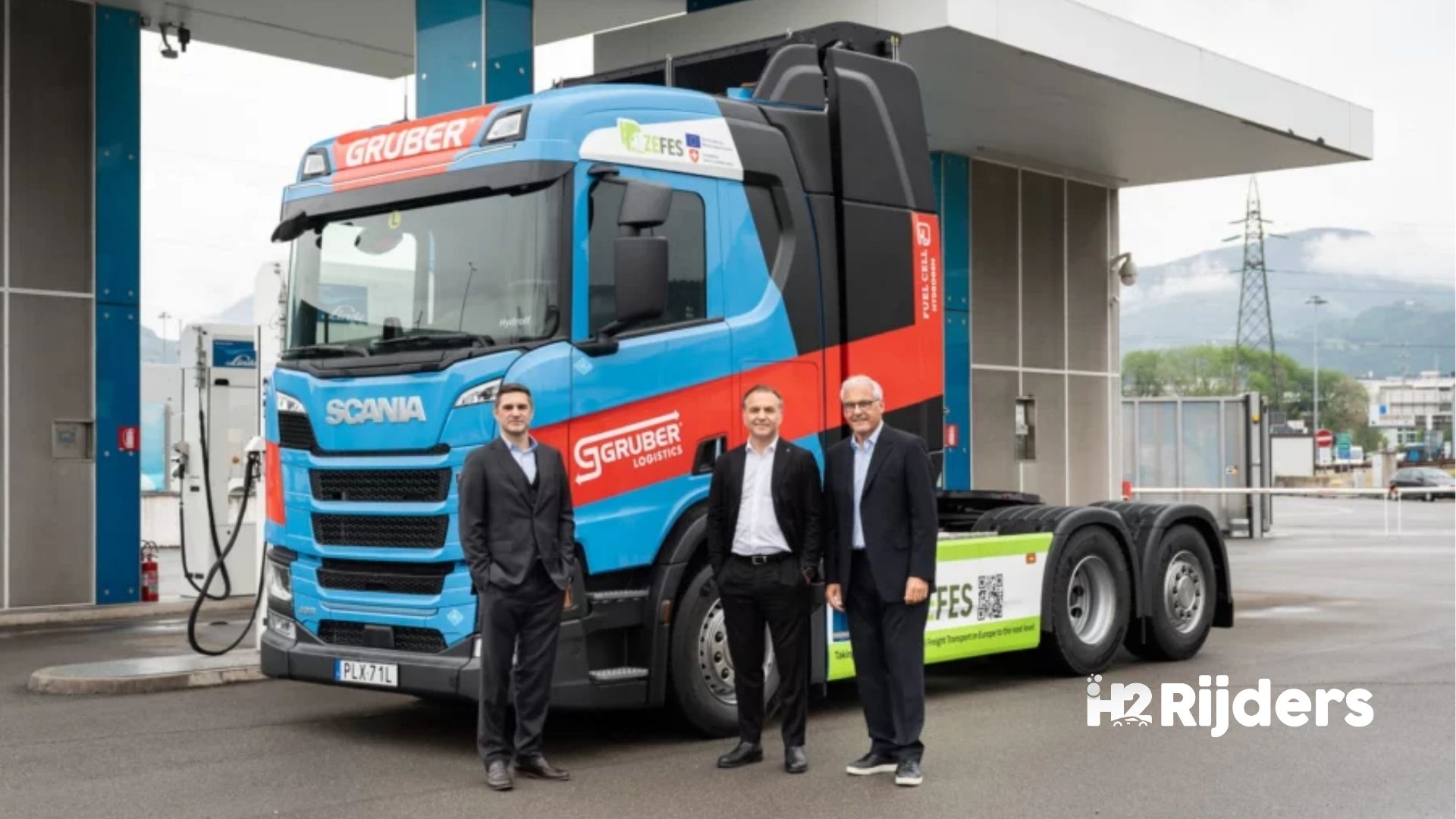 Scania-waterstoftruck rijdt 1.000 km en gaat met echte vracht de Brennerpas over
